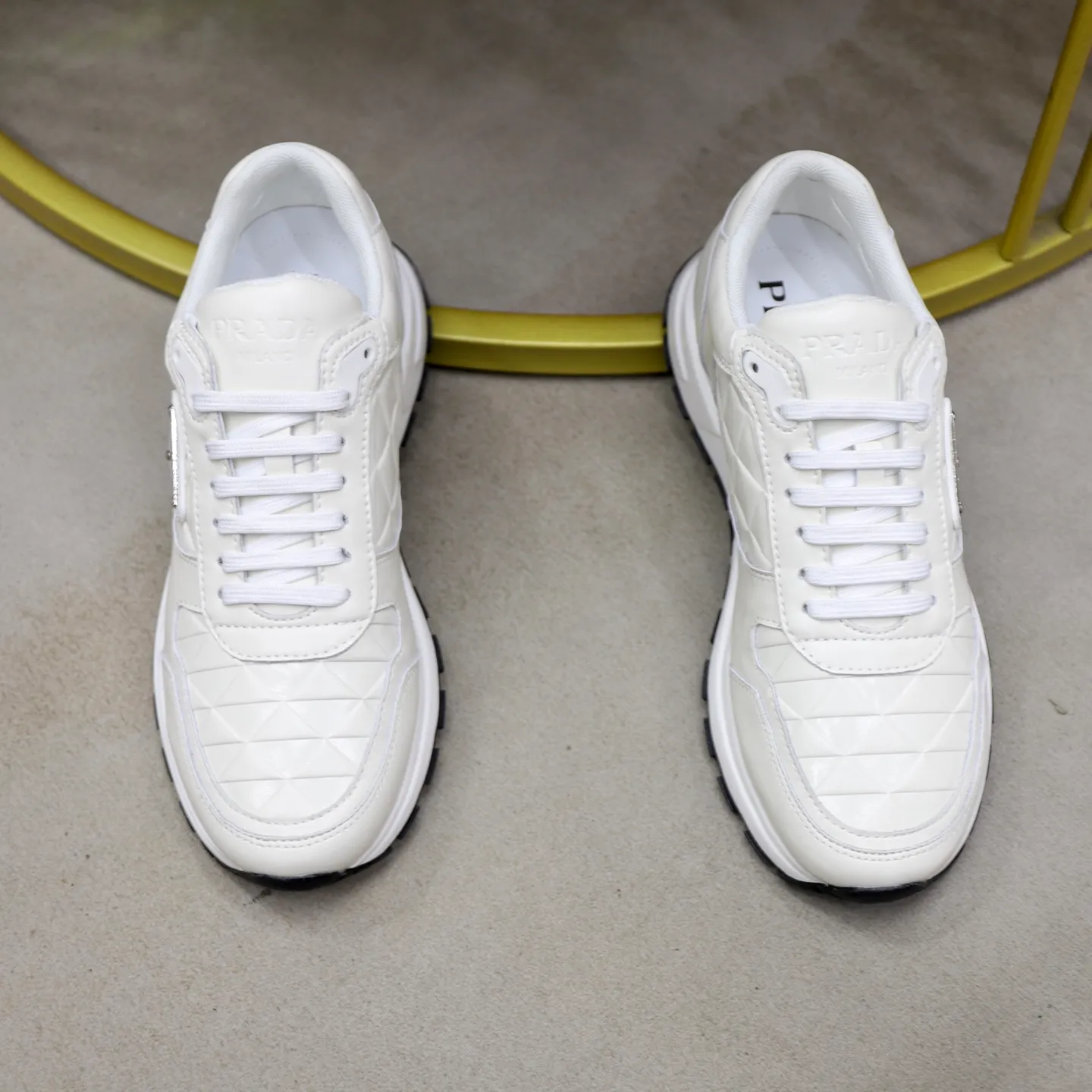 Ex-factory price: 540💰🙅‍♂️🙅‍♂️🙅‍♂️ Brand: PRADA Standard code: 38-44 (45 customized) Grade: Same as the official website Material: Original material splicing Comfortable and breathable lining Lightweight and wear-resistant sports outsole Style category: Men's fashionable casual shoes Running sneakers Distinguished luxury brand elements Top luxury Color: actual picture color